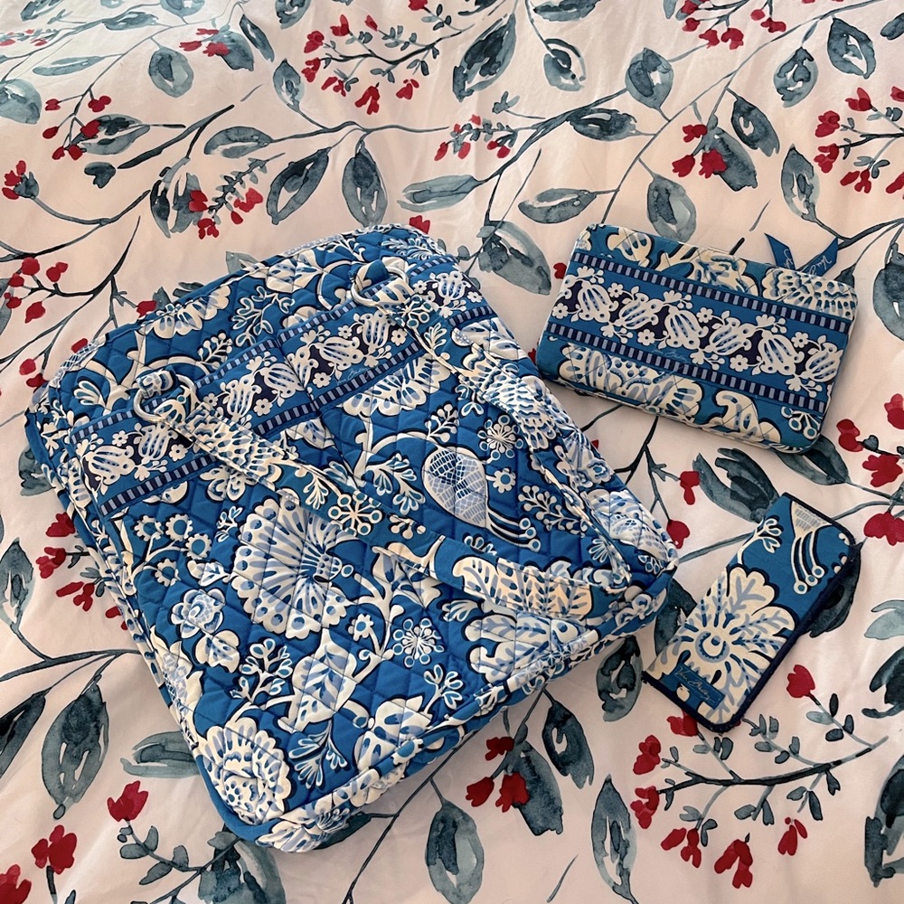 Vera Bradley purse, wallet, eye glass cloth pouch- Preloved great condition